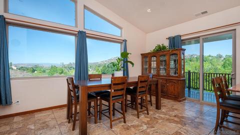 556 Hatfield Ln, Ramona, CA 92065 photo 4
