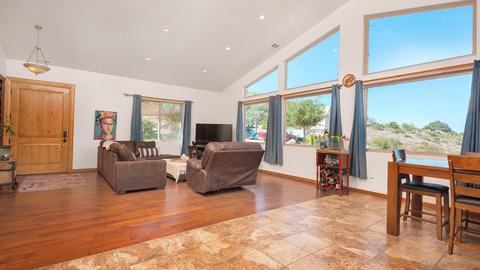 556 Hatfield Ln, Ramona, CA 92065 photo 1