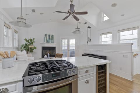 466 Orange Ave, Coronado, CA 92118 photo 19