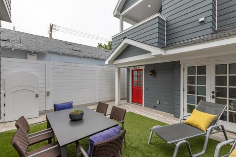 466 Orange Ave, Coronado, CA 92118 photo 2