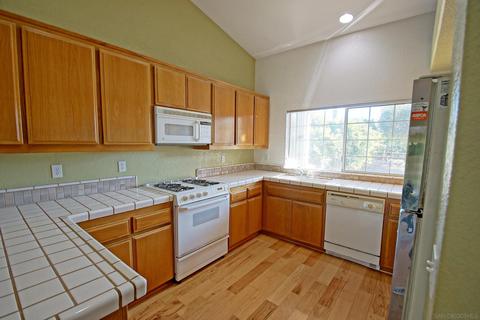 2797 Derringer Pl, Escondido, CA 92027 photo 9