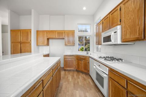 1842 Foothill View Pl, Escondido, CA 92026 photo 16