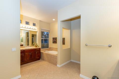 26165 Crescendo Dr, Escondido, CA 92026 photo 15