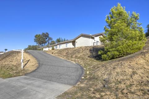 1550 Alturas Rd, Fallbrook, CA 92028 photo 3