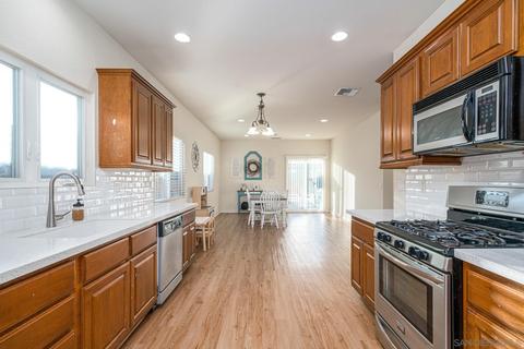 168 Lillian Way, Fallbrook, CA 92028 photo 10