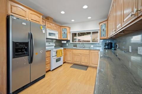 2035 S Juniper St, Escondido, CA 92025 photo 16