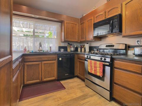 11009 Hansom Ln, Spring Valley, CA 91978 photo 12
