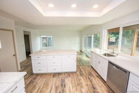 546 E J St, Chula Vista, CA 91910 photo 7