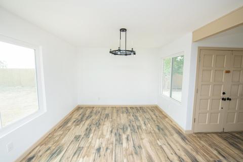 546 E J St, Chula Vista, CA 91910 photo 4