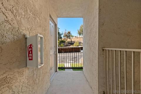 432 Edgehill Ln #10, Oceanside, CA 92054 photo 3