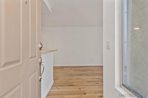 432 Edgehill Ln #10, Oceanside, CA 92054 photo 4