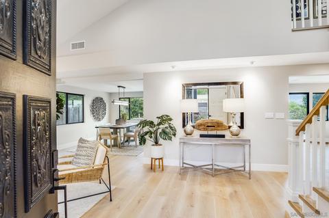 8269 Sugarman Dr, La Jolla, CA 92037 photo 4