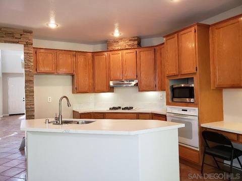 31420 Congressional Dr, Temecula, CA 92591 photo 2