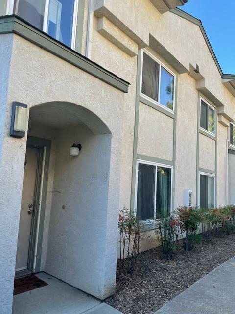 10607 Aristocrat Ct, Santee, CA 92071 photo 2