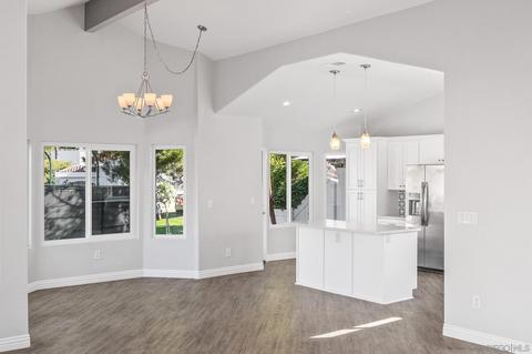 4706 Galicia Way, Oceanside, CA 92056 photo 2