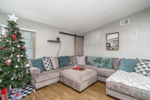 494 Bancroft Gln, Escondido, CA 92027 photo 4