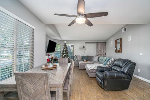494 Bancroft Gln, Escondido, CA 92027 photo 2