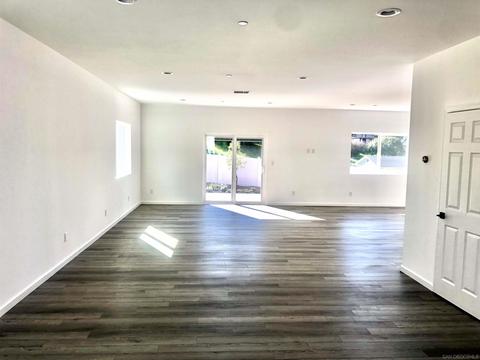 8869 Echo Dr, La Mesa, CA 91941 photo 6