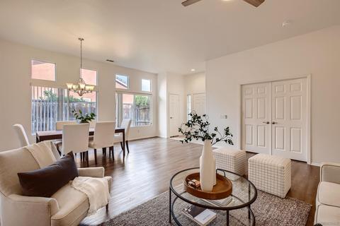 3967 Escala Cv, Oceanside, CA 92058 photo 8