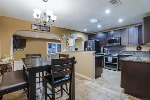 1099 Nightingale Pl, Escondido, CA 92027 photo 5