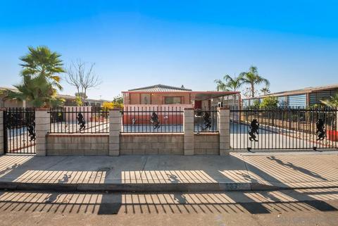 137 San Luis Dr, Perris, CA 92571 photo 2