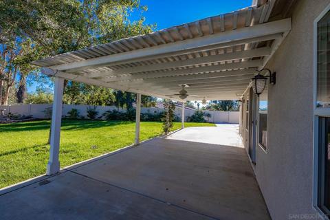 446 Crestcourt Ln, Fallbrook, CA 92028 photo 9