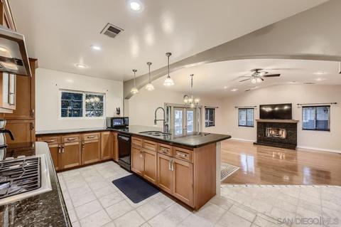 7563 Seneca Pl, La Mesa, CA 91942 photo 7