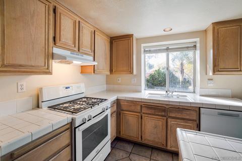 274 Royal Glen Dr, Fallbrook, CA 92028 photo 17