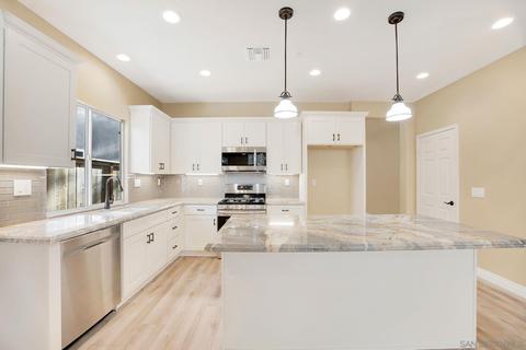 2465 Fallbrook Pl, Escondido, CA 92027 photo 17