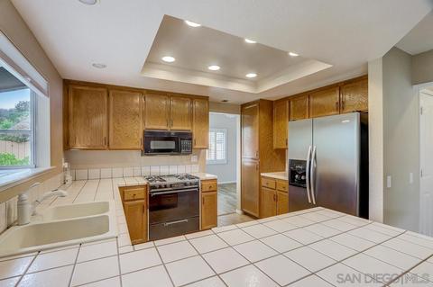 8782 Granite House Ln, Santee, CA 92071 photo 4