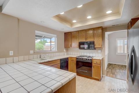8782 Granite House Ln, Santee, CA 92071 photo 17