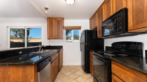 9860 Dale Ave #B2, Spring Valley, CA 91977 photo 13