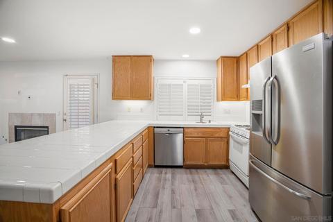 2714 Wanek Rd, Escondido, CA 92027 photo 14