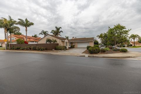 836 Muirfield Dr, Oceanside, CA 92058 photo 1