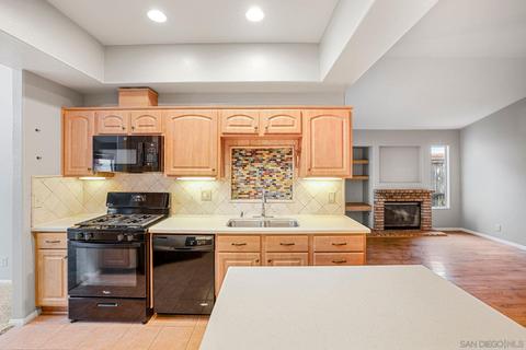 836 Muirfield Dr, Oceanside, CA 92058 photo 13