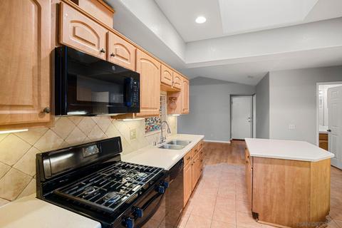 836 Muirfield Dr, Oceanside, CA 92058 photo 15
