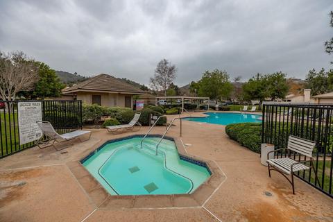4326 Los Padres Dr, Fallbrook, CA 92028 photo 4