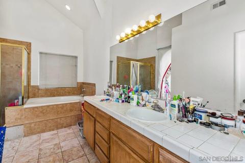 3892 Settineri Ln, Spring Valley, CA 91977 photo 17