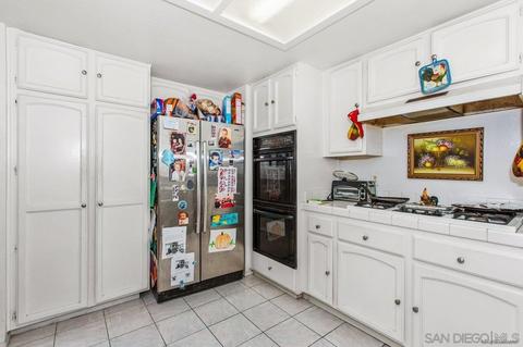 3892 Settineri Ln, Spring Valley, CA 91977 photo 8