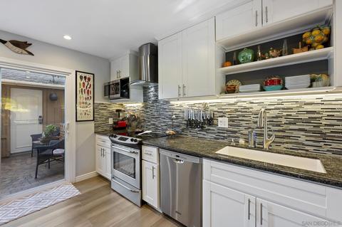 326 Winsome Pl, Encinitas, CA 92024 photo 4