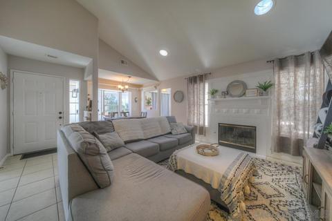 30591 Hollyberry Ln, Temecula, CA 92591 photo 3