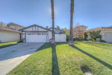 30591 Hollyberry Ln, Temecula, CA 92591 photo 1