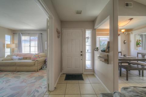 30591 Hollyberry Ln, Temecula, CA 92591 photo 2