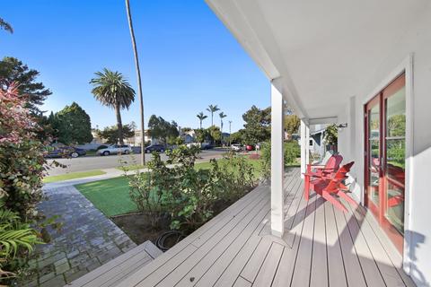 671 B Ave, Coronado, CA 92118 photo 2