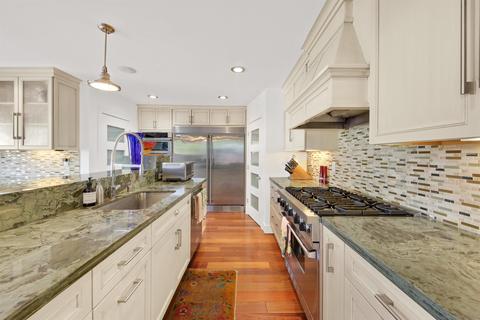 671 B Ave, Coronado, CA 92118 photo 8