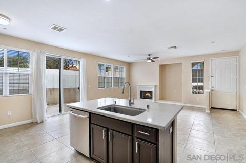 318 Dolphin Ln #2, Oceanside, CA 92058 photo 13