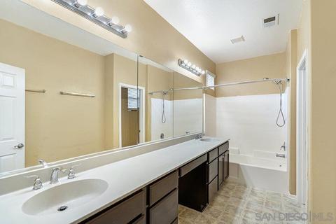 318 Dolphin Ln #2, Oceanside, CA 92058 photo 15
