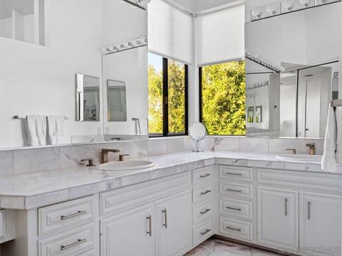 2640 Inyaha Ln, La Jolla, CA 92037 photo 18