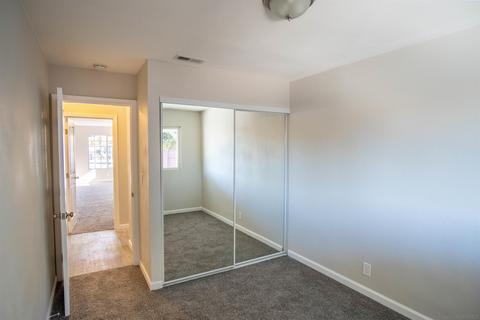 1834 Debra Ln, Vista, CA 92084 photo 9