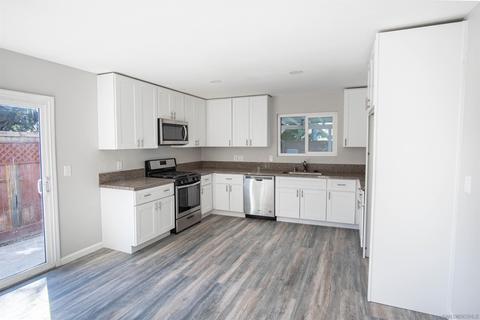 1834 Debra Ln, Vista, CA 92084 photo 5